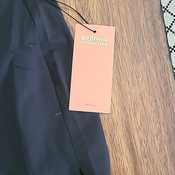 Girlfriend Collective Racer Float Ultralight Split Skort in Black Large.  New - Picture 2 of 5